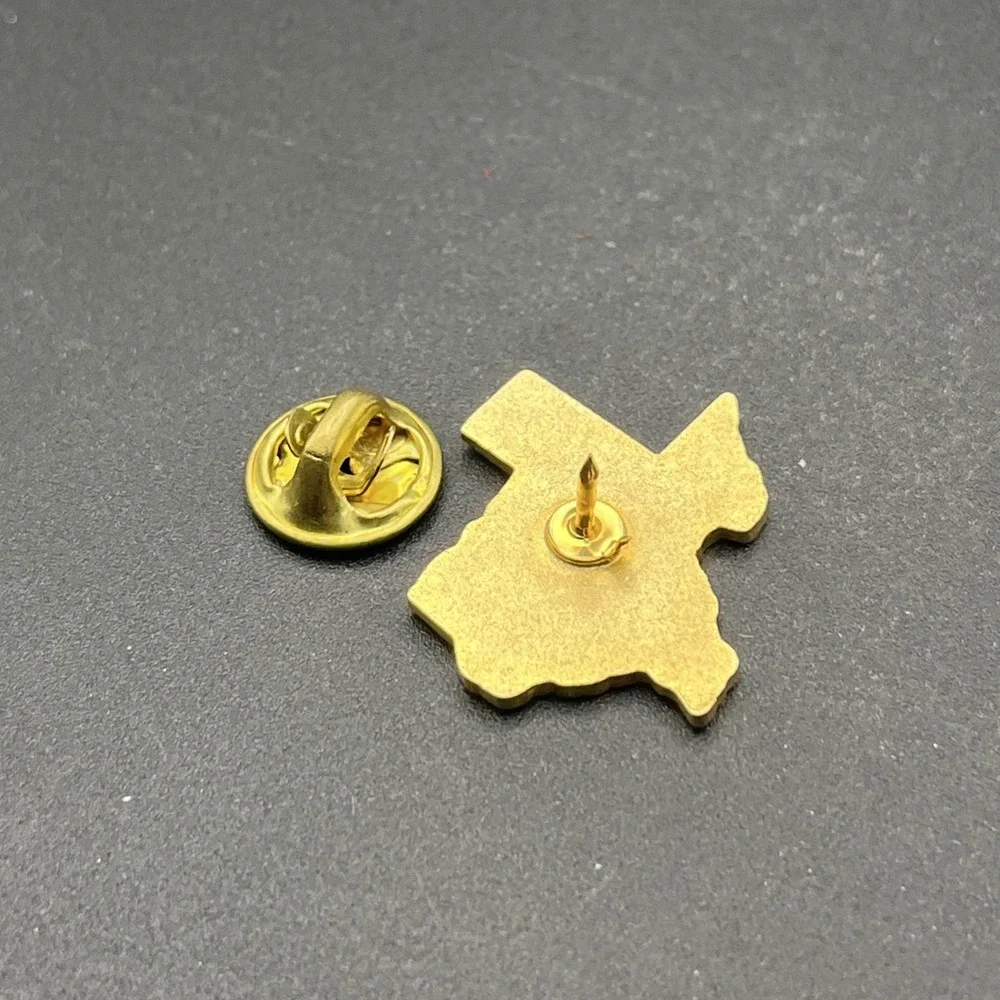 State Of Texas Outline Gold Tone Wishing Well Lapel Hat Pin‎